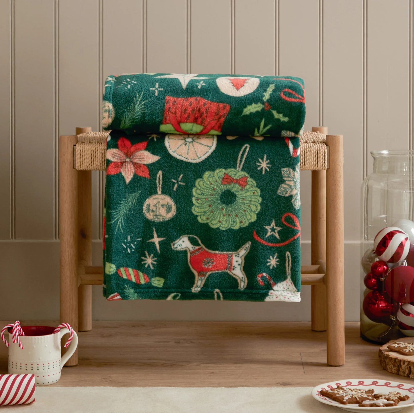 Duvet Day Festive Treats Throw - Emerald