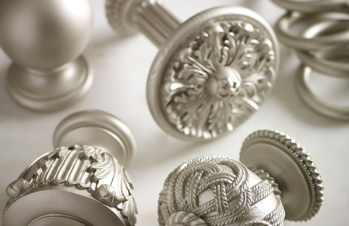 Jones Grande Rope 63mm Wooden Curtain Pole - Pewter