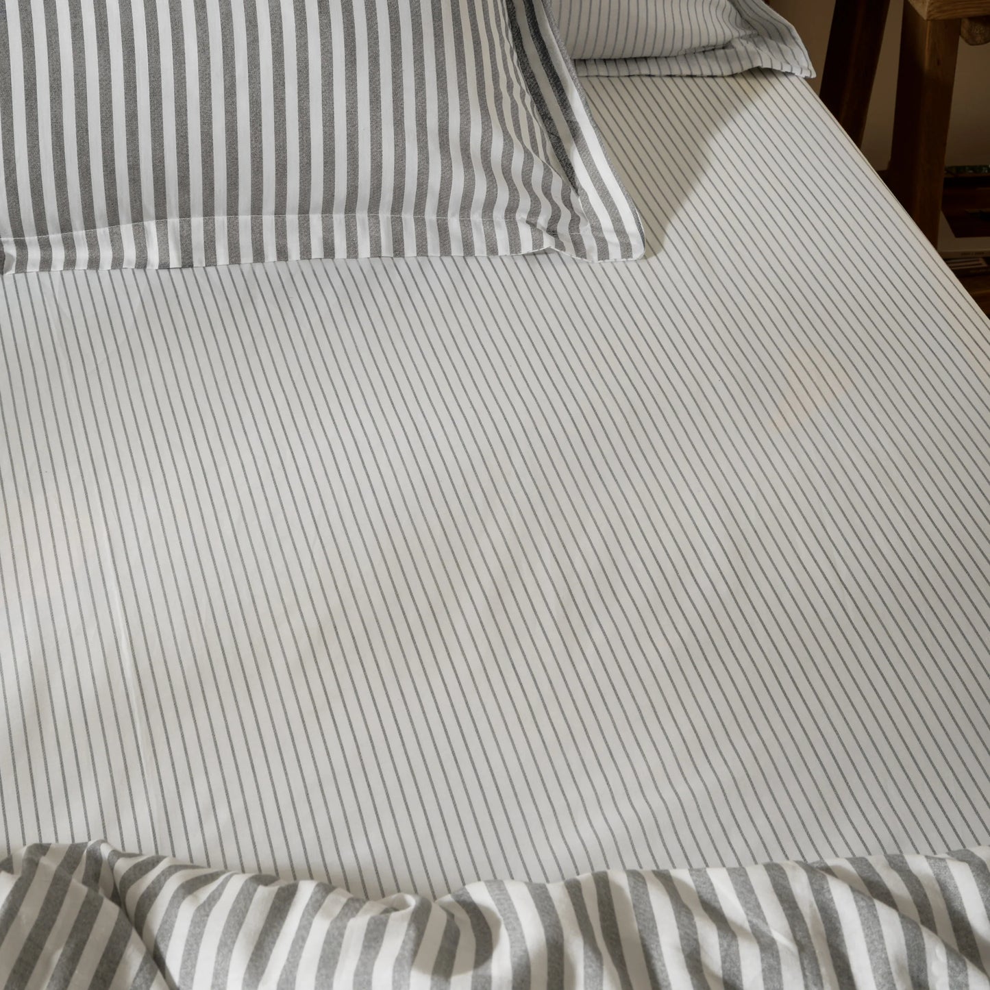 Yard Hebden Narrow Stripe Fitted Sheet - Grey