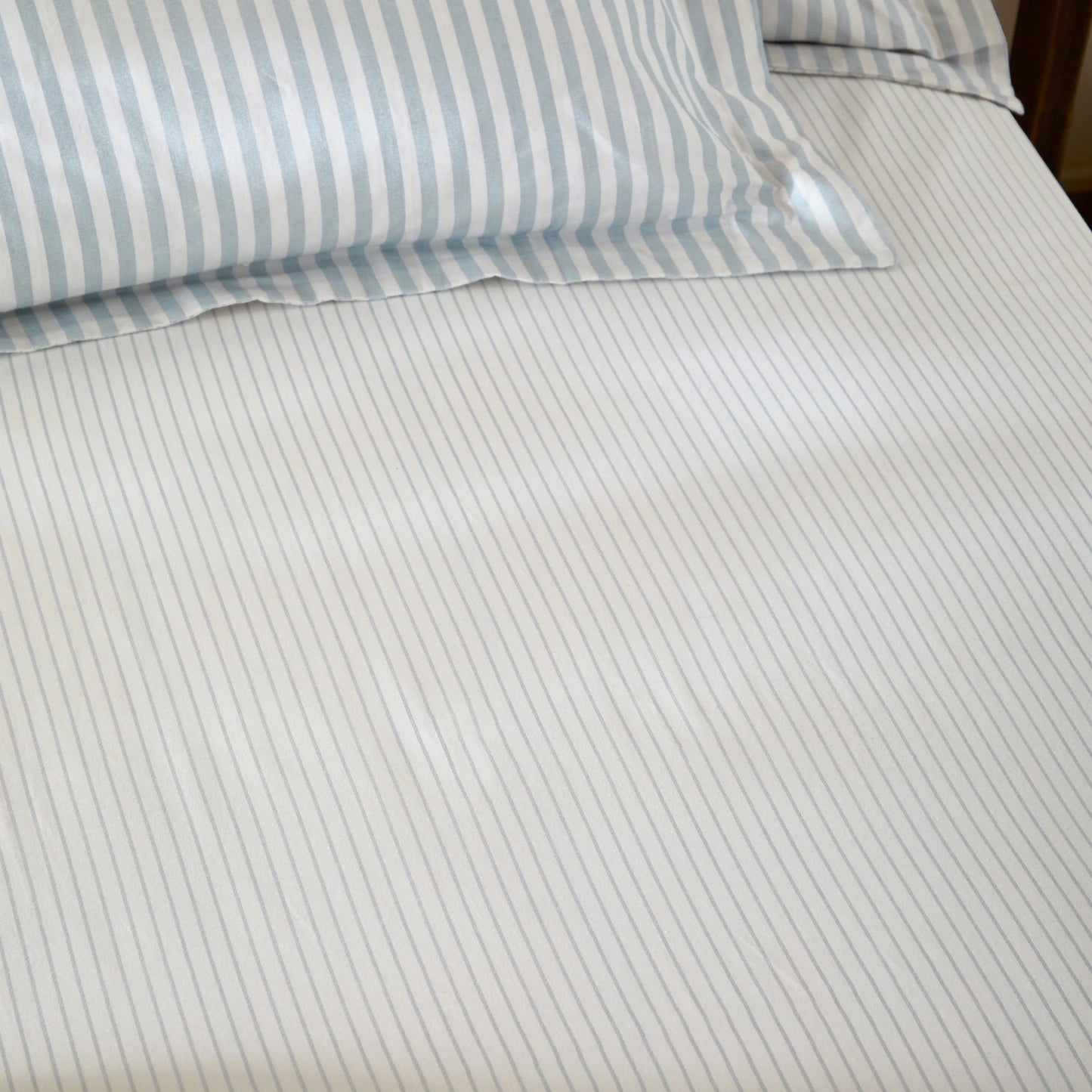 Yard Hebden Narrow Stripe Fitted Sheet - Mineral Blue