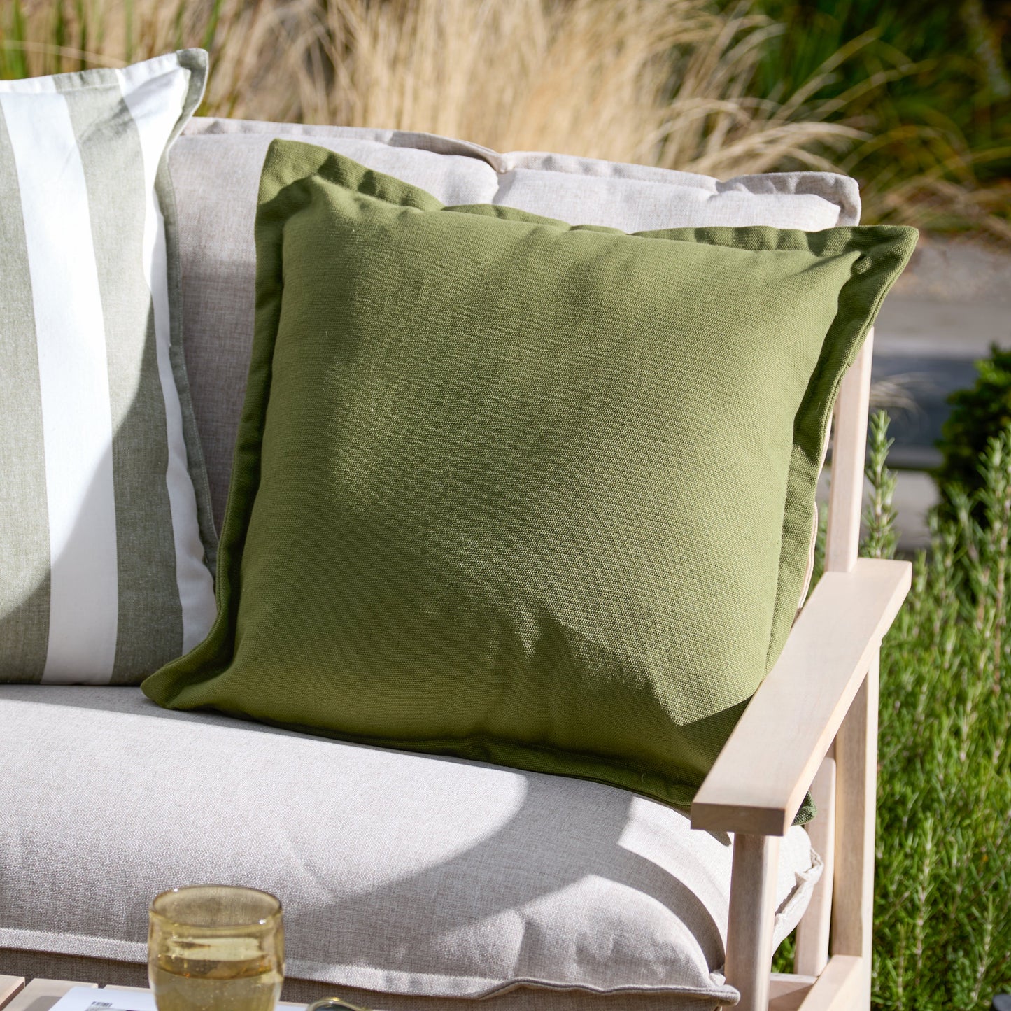 Yard Holmfirth Outdoor Cushion - Eucalyptus