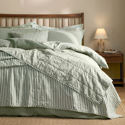 Yard Hebden Quilted Bedspread - Forest/Bay Green