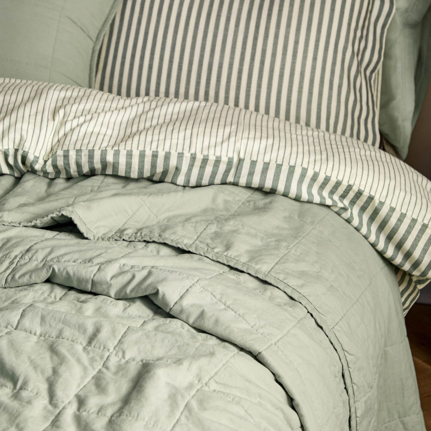 Yard Hebden Washed Cotton Bedspread - Bay Green