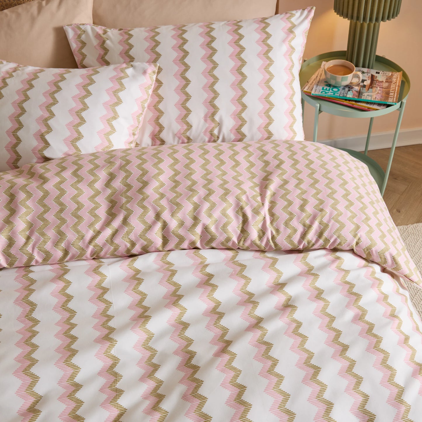Duvet Day Izzie Duvet Cover Set - Green/Pink