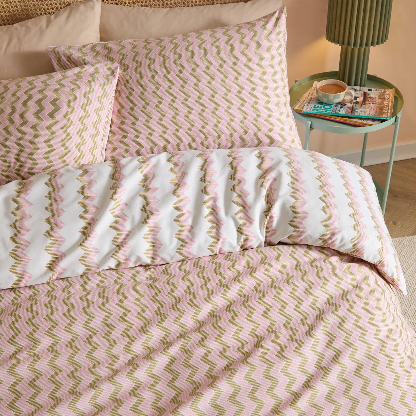 Duvet Day Izzie Duvet Cover Set - Green/Pink