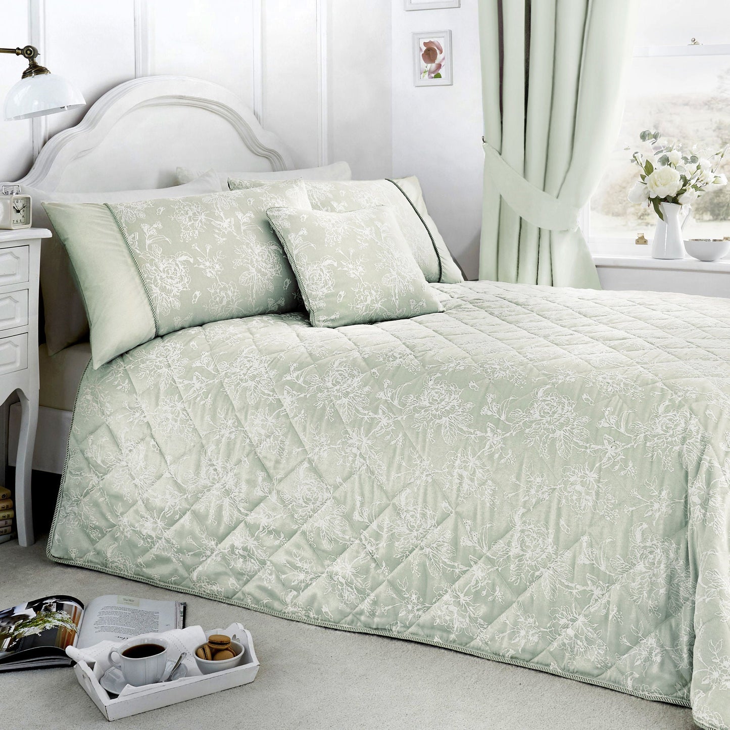 Dreams & Drapes Woven Jasmine Bedspread - Green