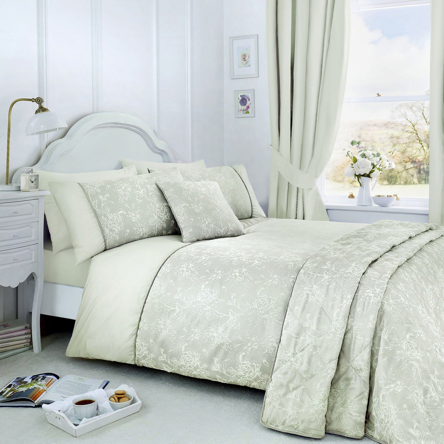 Dreams & Drapes Woven Jasmine Bedspread - Green