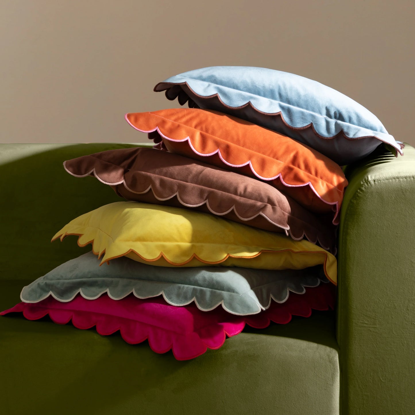 Furn Lil Scallop Cushion - Chestnut/Slipper