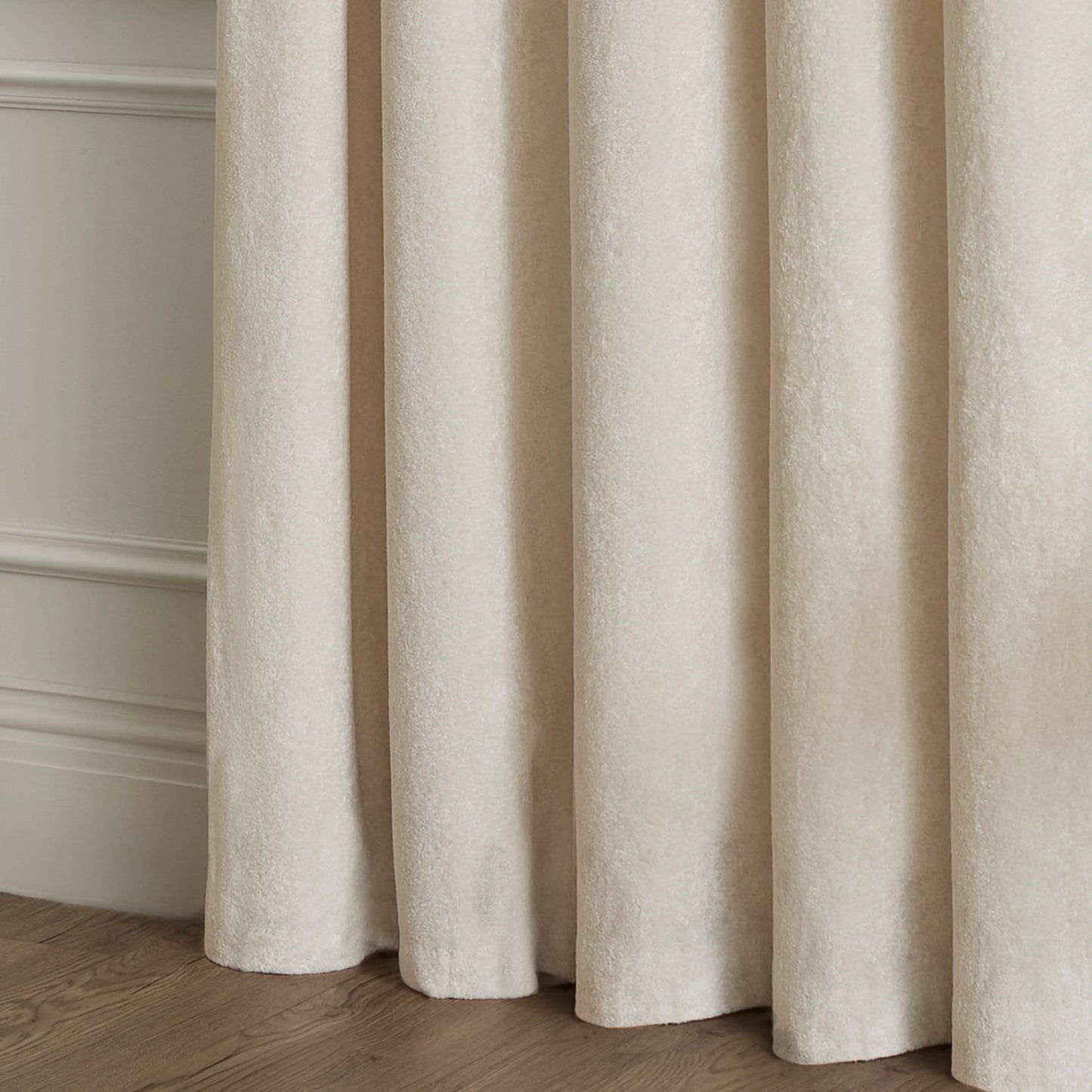Paoletti Lustre Velvet Eyelet Curtains - Ivory