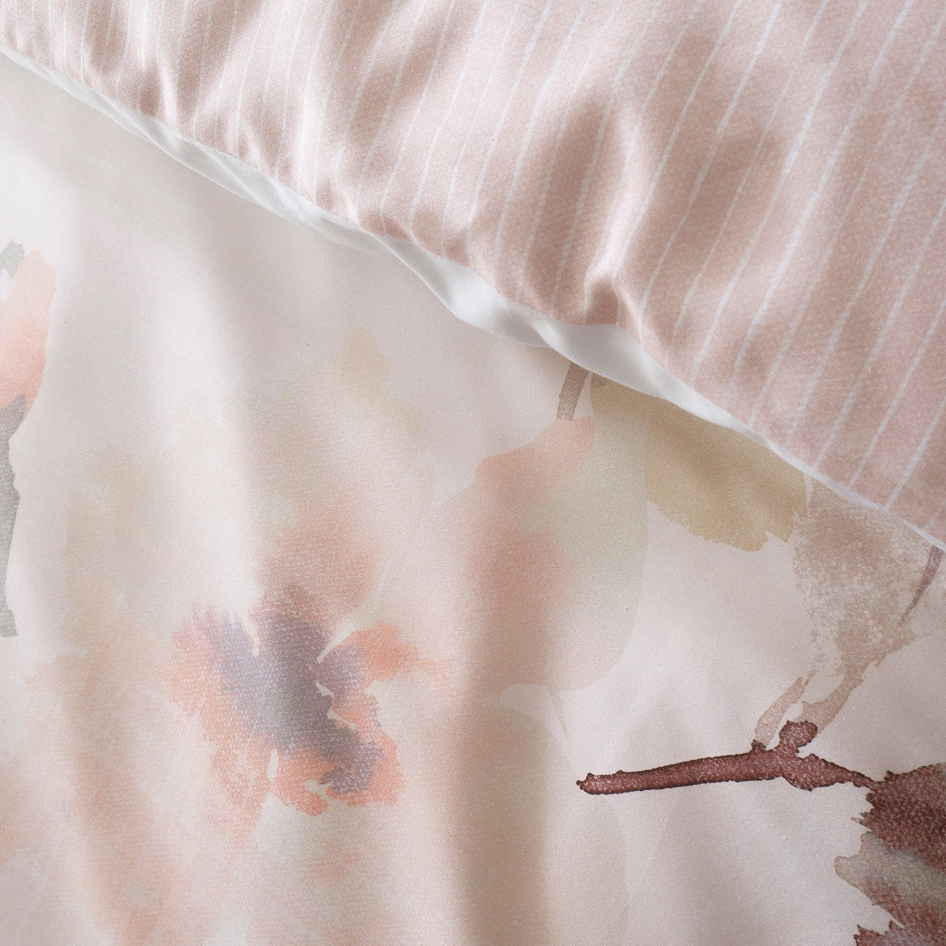 Mia Floral Blooms Duvet Cover Set in Natural - Duvet Cover Set - Soiree