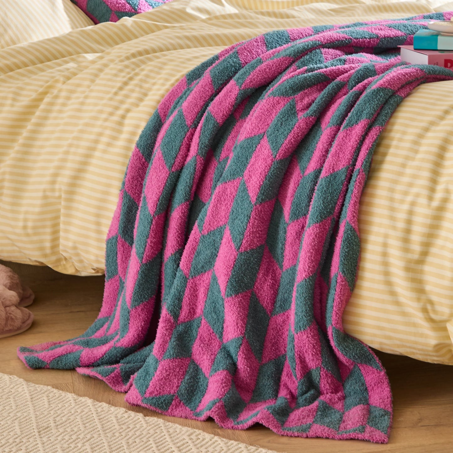Furn Olsen Throw - Retro Pink