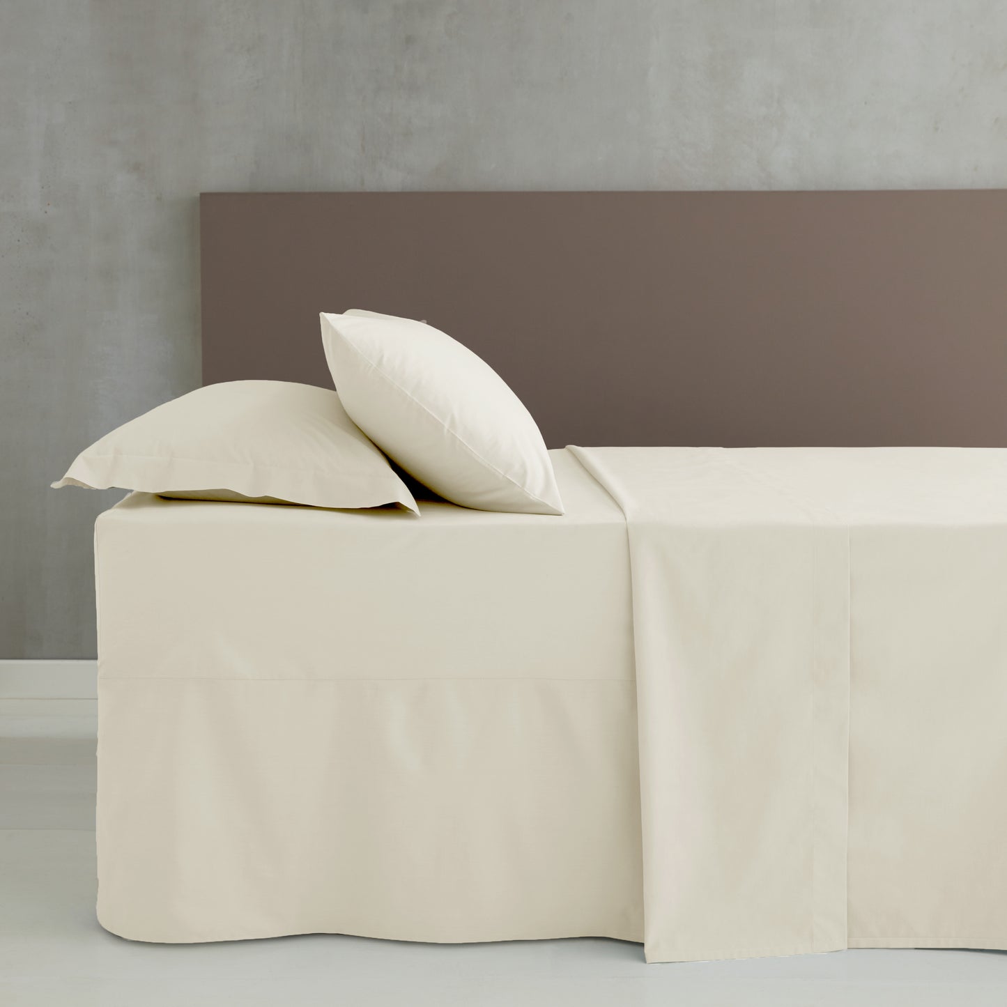 Catherine Lansfield Easy Iron Percale Fitted Sheet - Cream