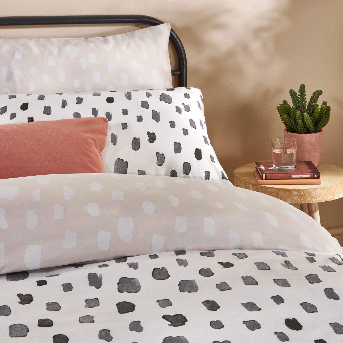 Duvet Day Robi Printed Duvet Cover Set - Linen/Charcoal