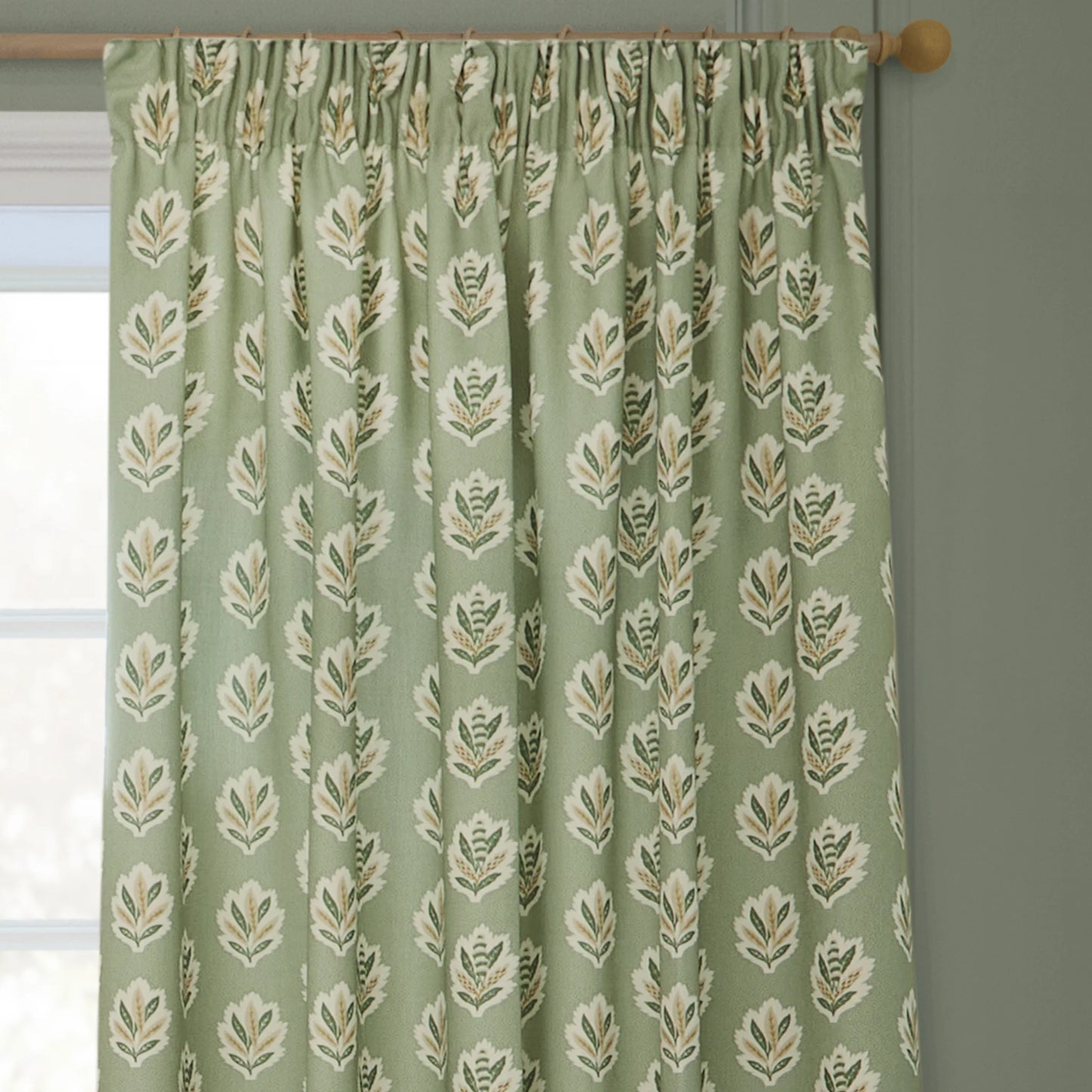 Sanderson Sessile Leaf Pencil Pleat Curtains - Sage