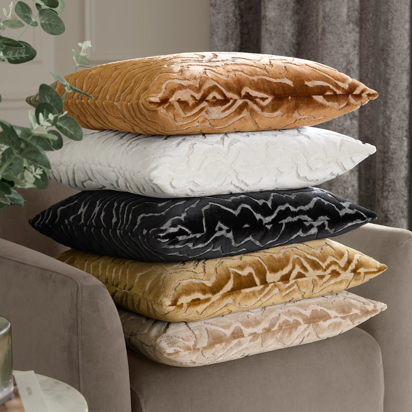 Paoletti Tierra Cushion - Jet