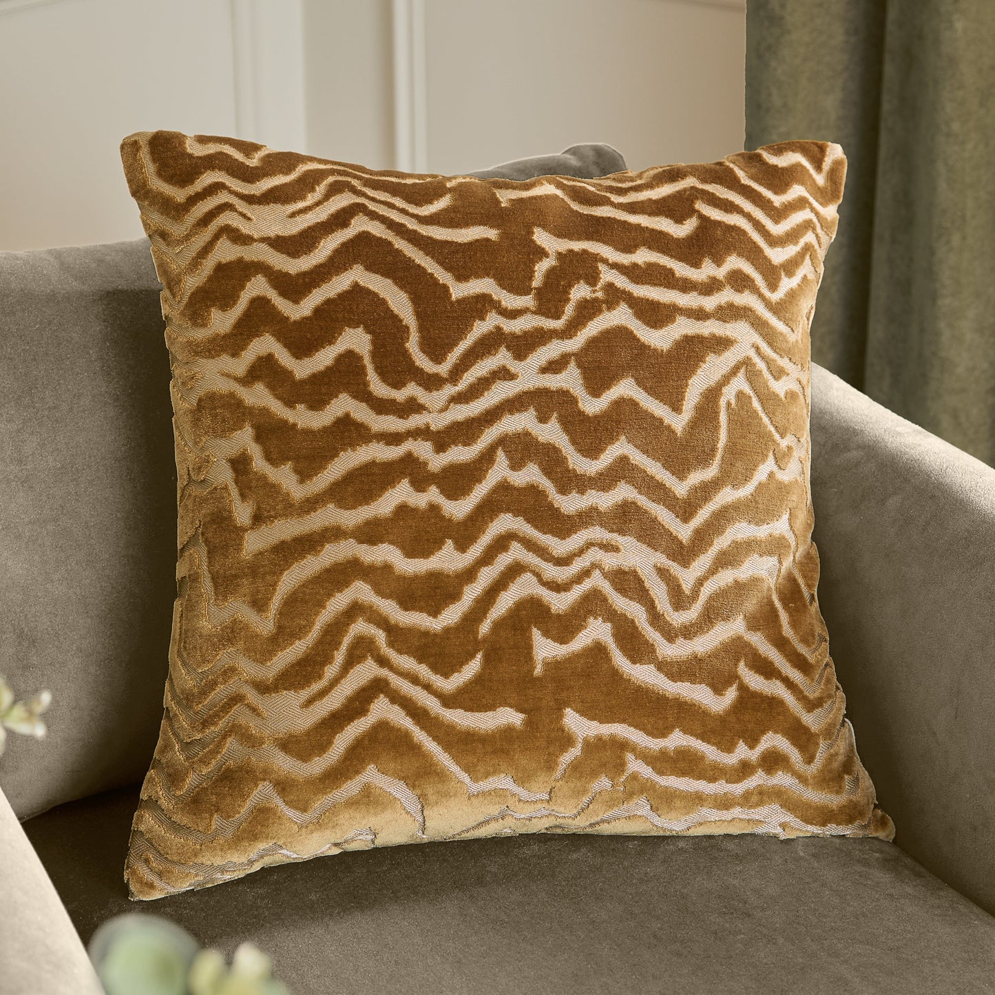 Paoletti Tierra Cushion - Brass