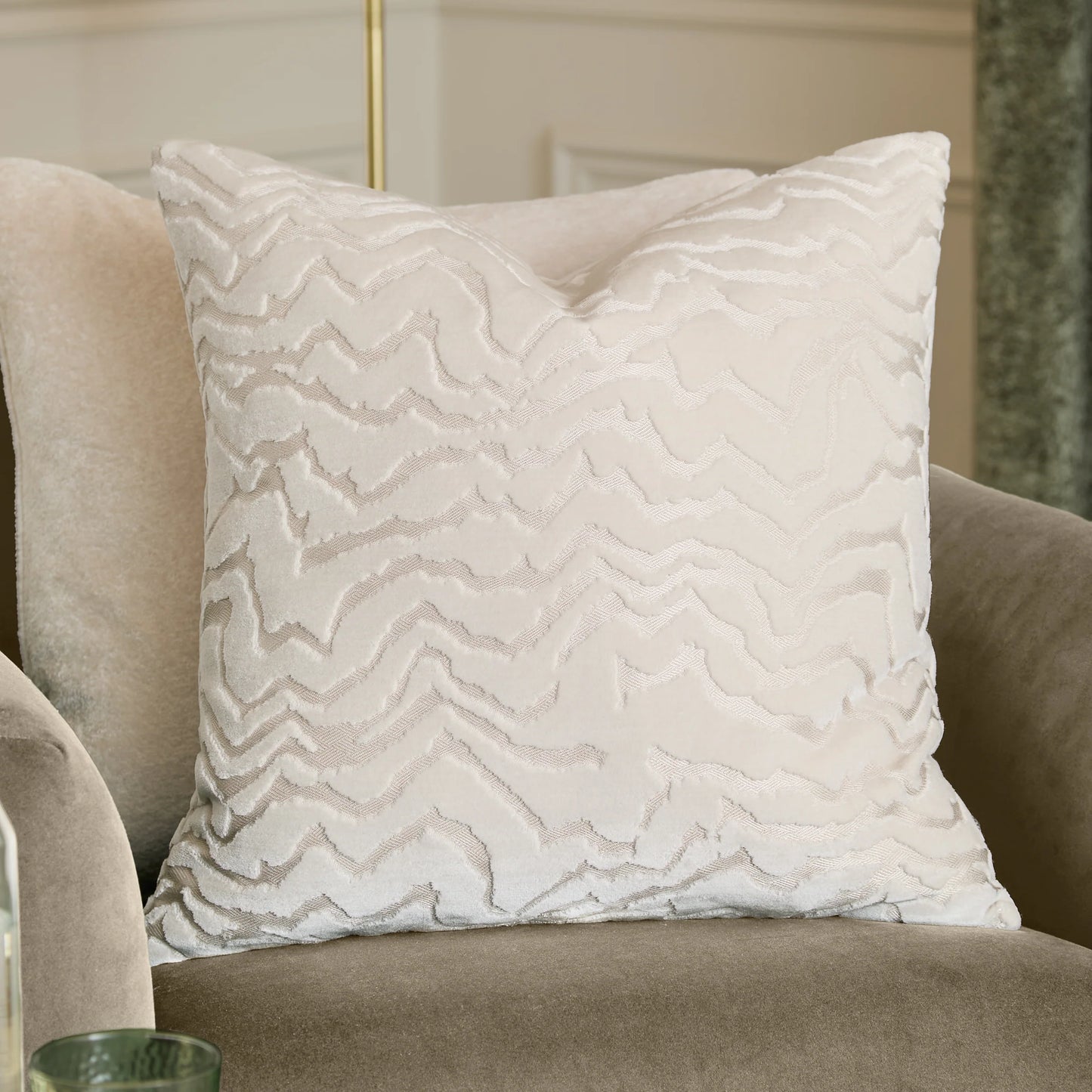 Paoletti Tierra Cushion - White