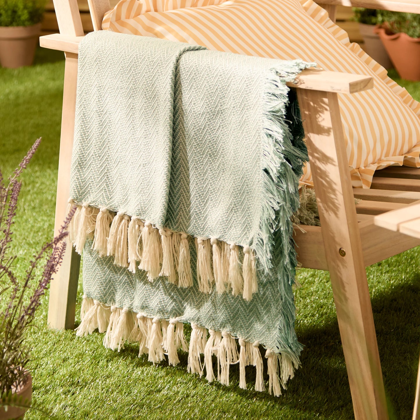 Wylder Wisley Outdoor Throw - Leaf