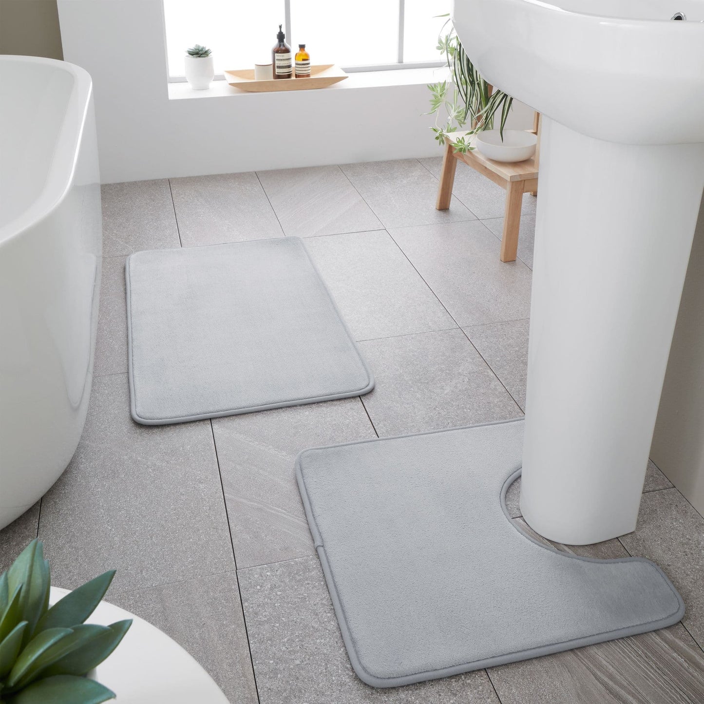 Catherine Lansfield Anti-Bacterial Memory Foam Bath Mat and Pedestal Set - Silver