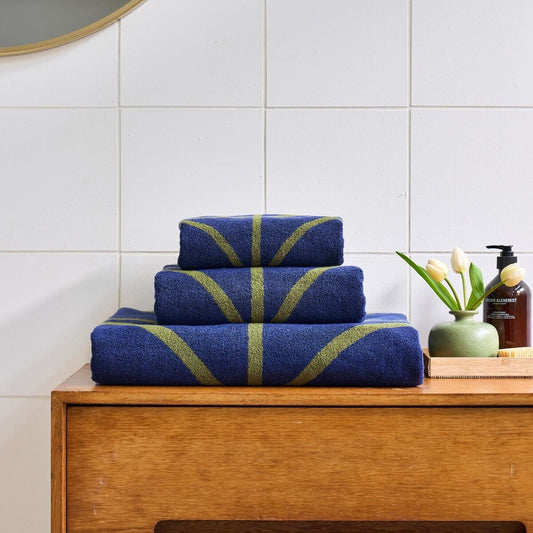 Orla Kiely Linear Stem Bath Towels - Navy/Olive
