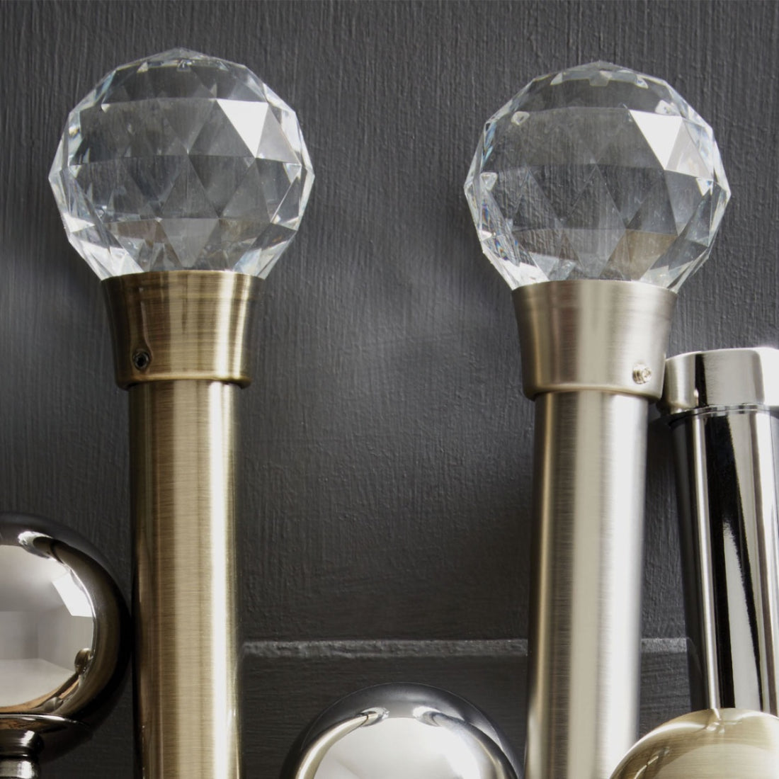 Jones Quartz 28mm Metal Curtain Pole - Antique Brass