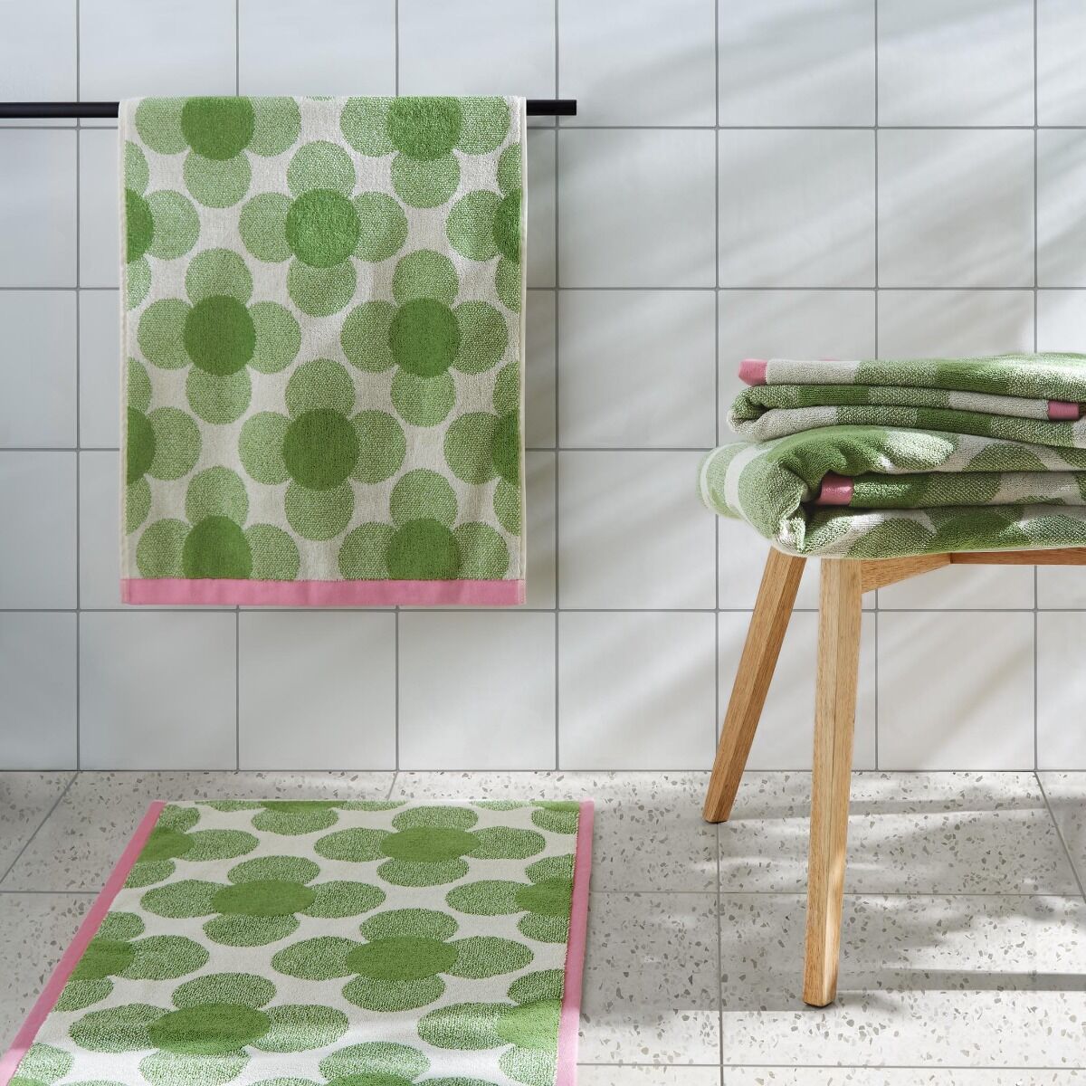 Orla Kiely Retro Flower Bath Mat - Clover