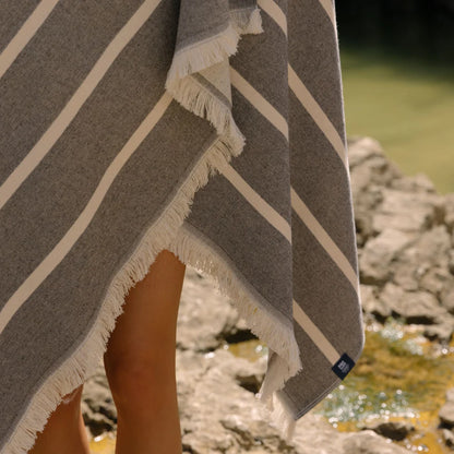 Torres Novas Belém Beach Towel - Black