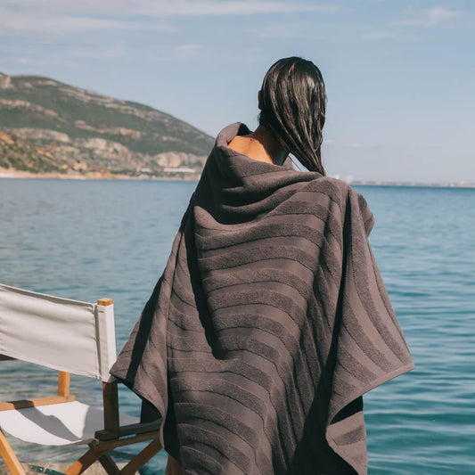 Torres Novas Mar Ondulado Beach Towel - Anthracite