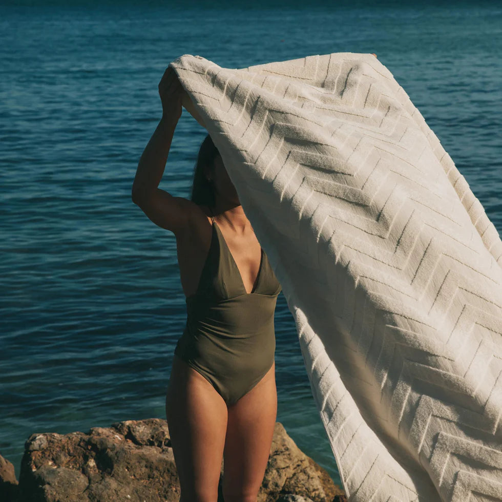 Torres Novas Mar Picado Beach Towel - Natural
