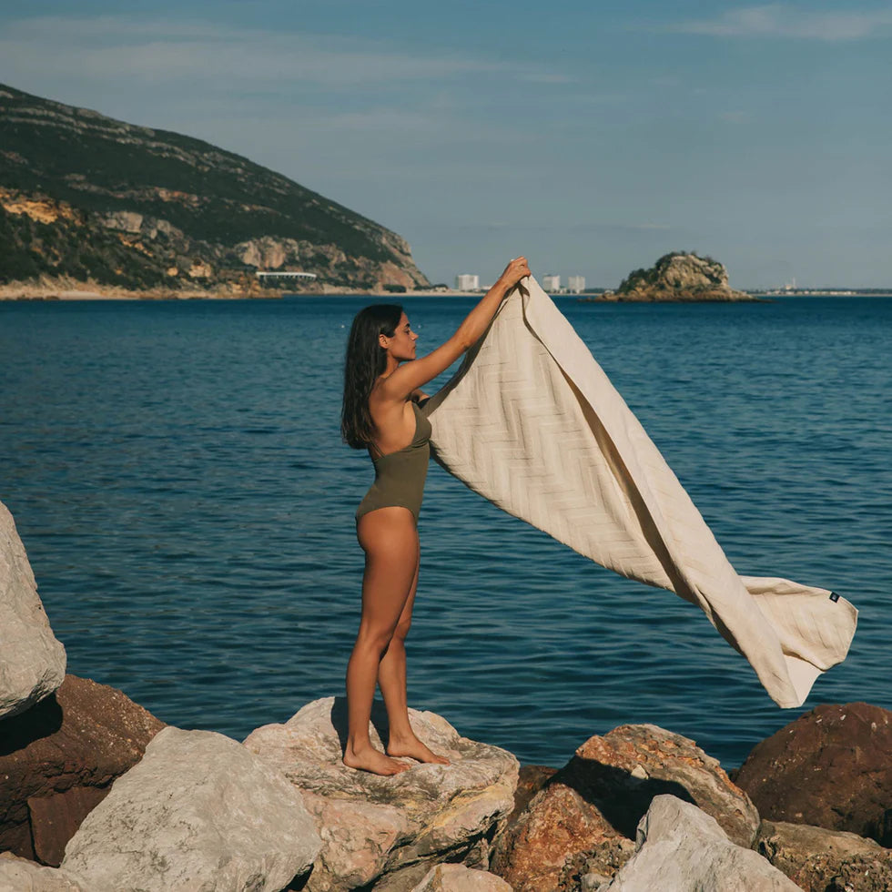 Torres Novas Mar Picado Beach Towel - Natural