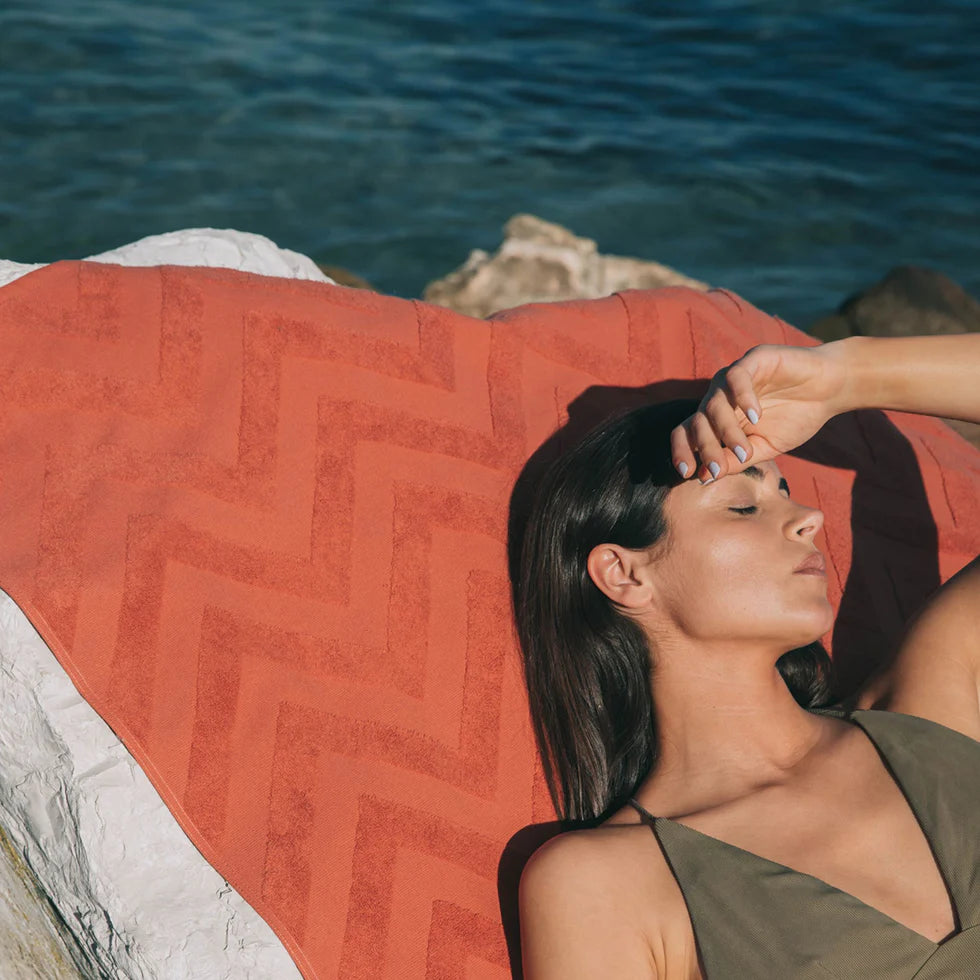 Torres Novas Mar Picado Beach Towel - Terracotta