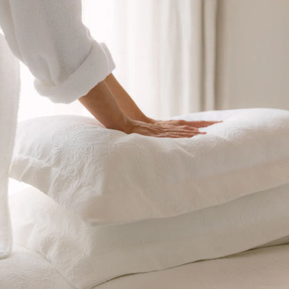 Torres Novas Belmonte Bedspread - White